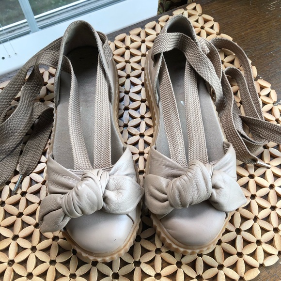 Fenty x Puma shoes size 7 - Picture 3 of 10